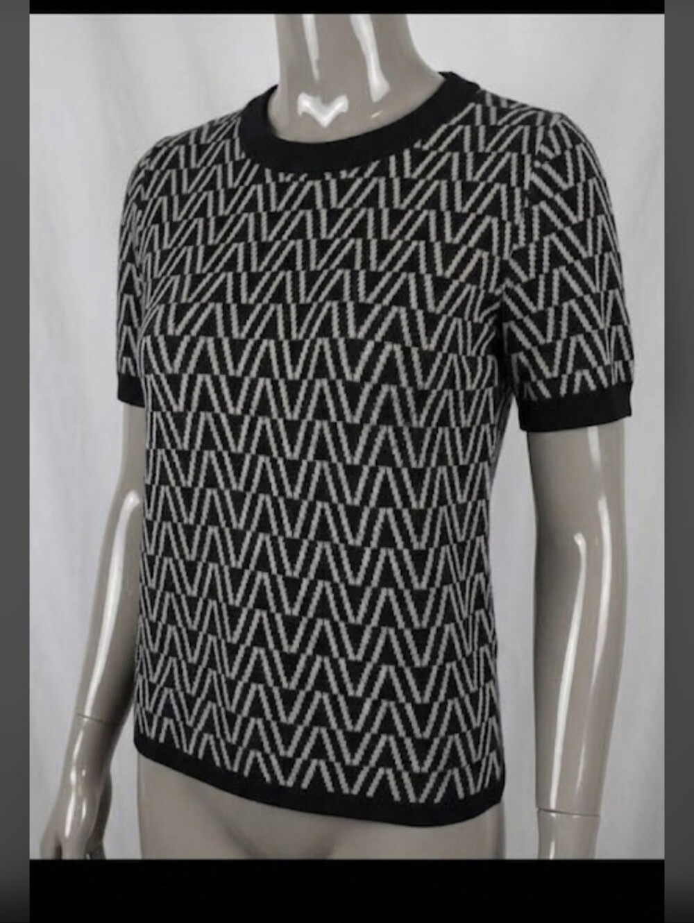 Black and White Geometric Knit Top